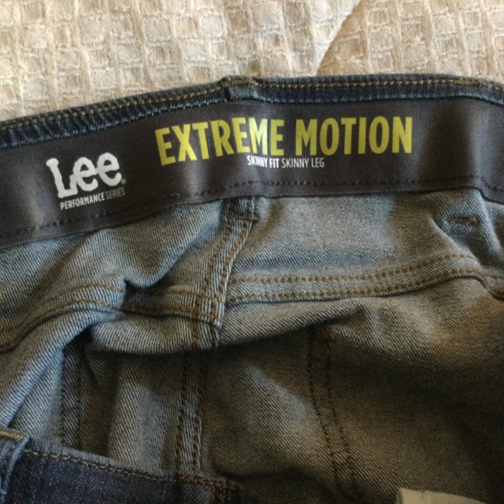 Men’s Lee Extreme Motion jeans 34 x 30 like new - Picture 4 of 5